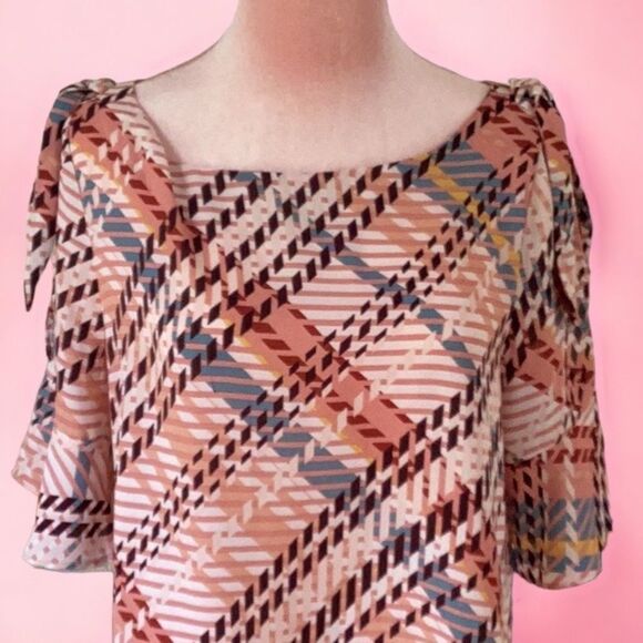 7TH AVENUE NEW YORK AND COMPANY SMALL TOP BLOUSE FLUTTER SLEEVES - Picture 4 of 7